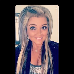 Meet your Posher, Dana